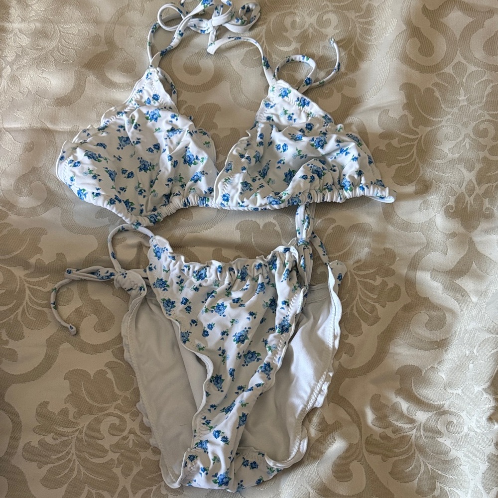Wild Fable women’s Floral Bikini - Blue and White